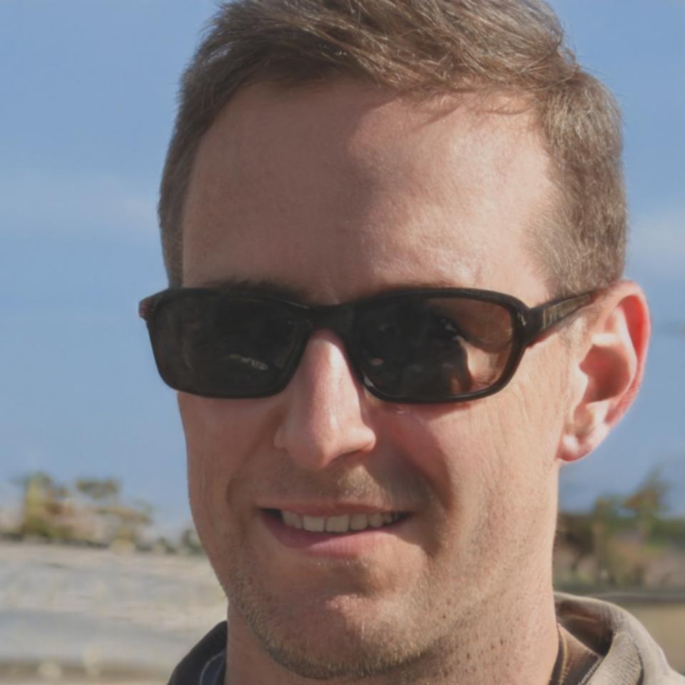 Marco Rossi, Fondatore